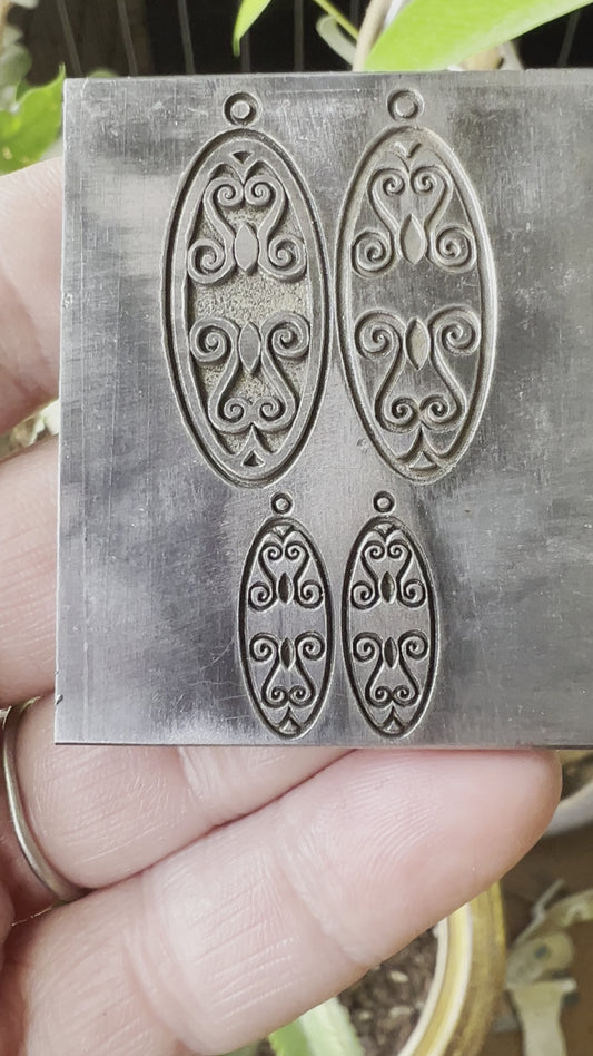 Iron scrolls plate